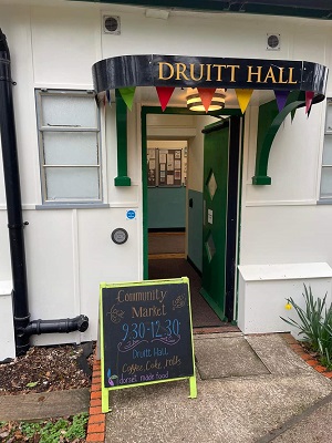 Level access side entrance